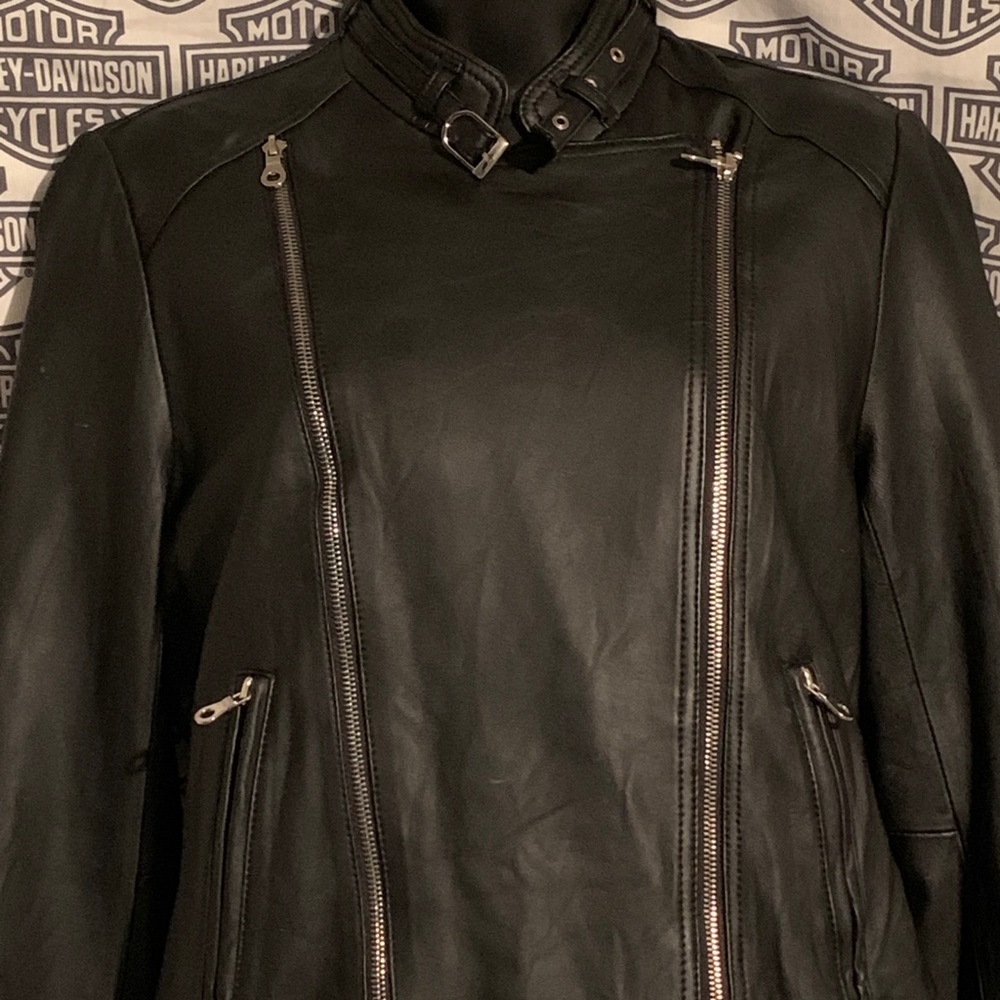 Ladies Ecru Lambskin Jacket. Size Medium